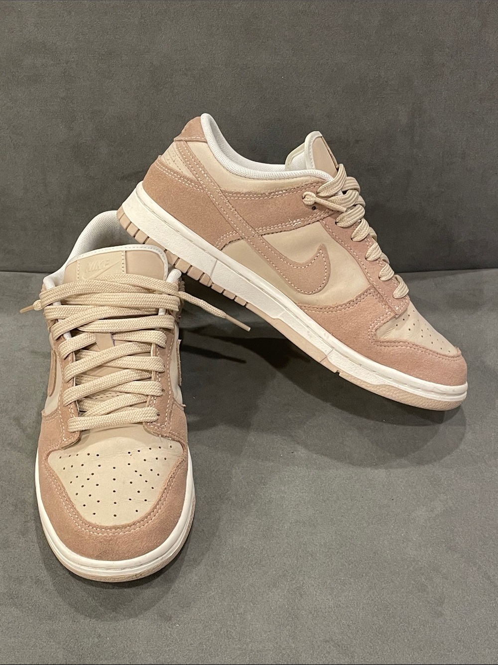 Nike Dunk Low SE Sand Drift Sneakers Women’s 8 Suede Leather Beige Tan Classic